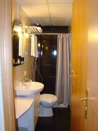 Imagen de la habitación del Hostal Platja. Foto 13