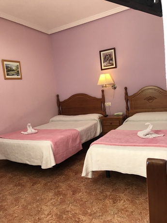 Imagen de la habitación del Hostal Playa, Barrio de las Letras. Foto 2