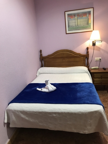 Imagen de la habitación del Hostal Playa, Barrio de las Letras. Foto 4