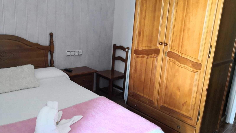 Imagen de la habitación del Hostal Playa, Barrio de las Letras. Foto 8