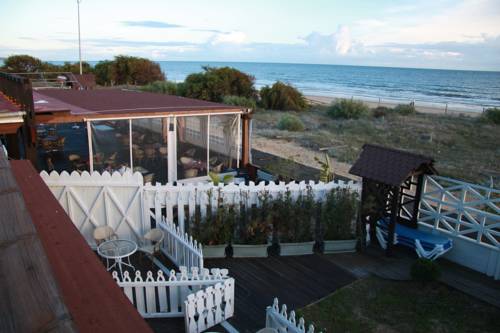 Imagen de la habitación del Hostal Playa Mazagon (el Remo). Foto 16