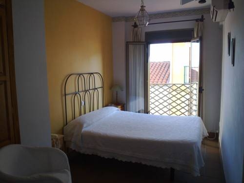 Imagen general del Hostal Plaza De Italia. Foto 8