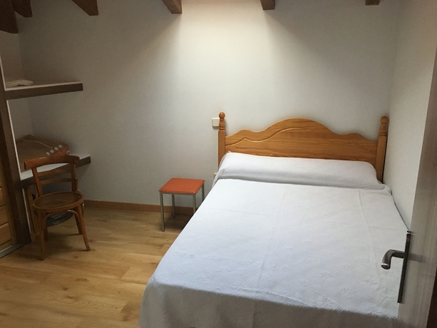 Imagen de la habitación del Hostal Plaza Del Pilar. Foto 9