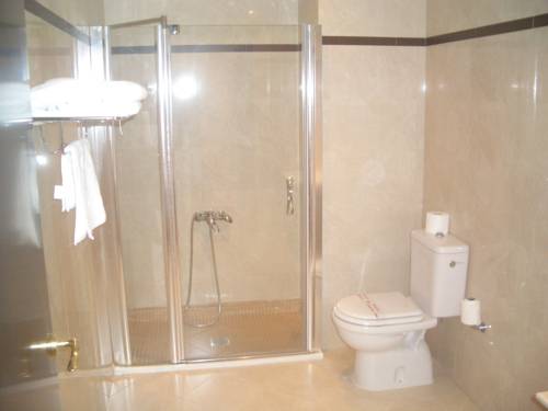 Imagen de la habitación del Hostal Plaza, Marmolejo. Foto 10