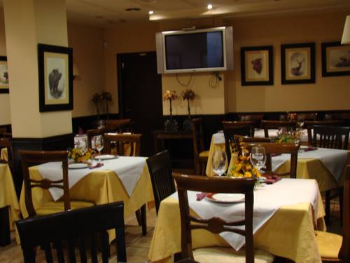 Imagen del bar/restaurante del Hostal Plaza, Marmolejo. Foto 6