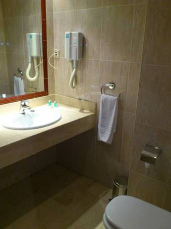 Imagen de la habitación del Hostal Plaza Mayor, Torrejón de Ardoz. Foto 5