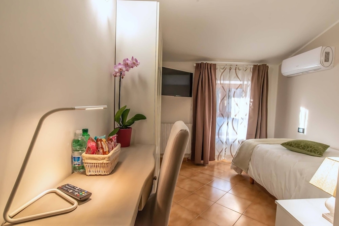 Imagen de la habitación del Hostal Plaza Rooms Ciampino. Foto 7