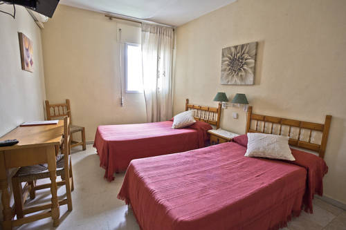 Imagen de la habitación del Hostal Plaza San Pedro. Foto 7