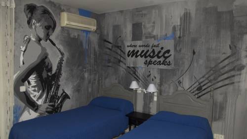 Imagen de la habitación del Hostal Plaza San Pedro. Foto 13