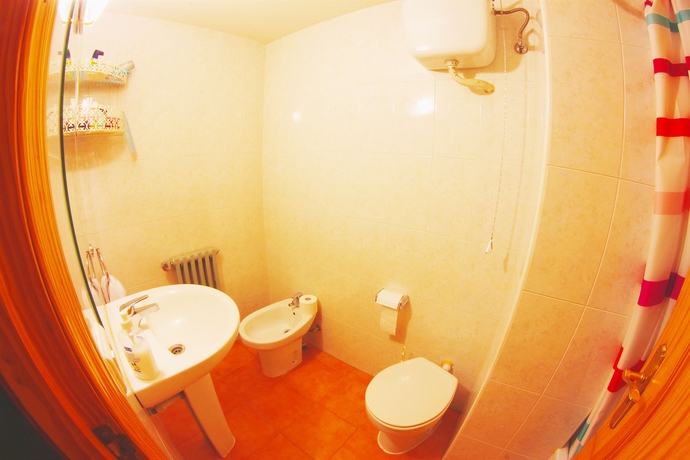 Imagen de la habitación del Hostal Plaza de Espa&ntilde;a. Foto 6