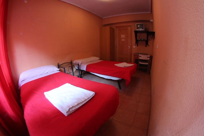 Imagen de la habitación del Hostal Plaza de Espa&ntilde;a. Foto 8