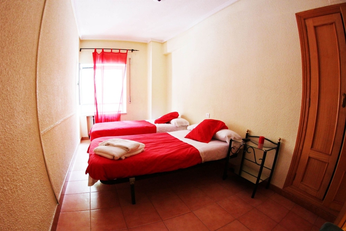 Imagen de la habitación del Hostal Plaza de Espa&ntilde;a. Foto 15