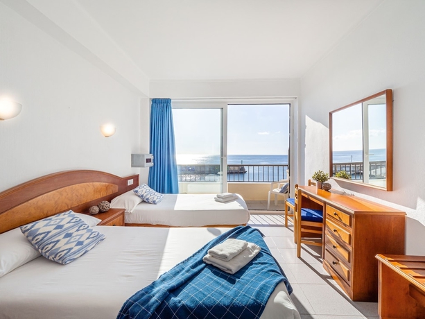 Imagen de la habitación del Hostal Port Corona. Foto 5