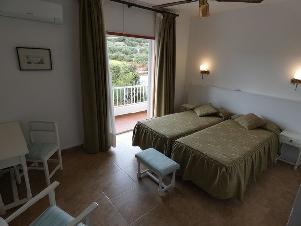 Imagen de la habitación del Hostal Port Fornells - Adults Only. Foto 2