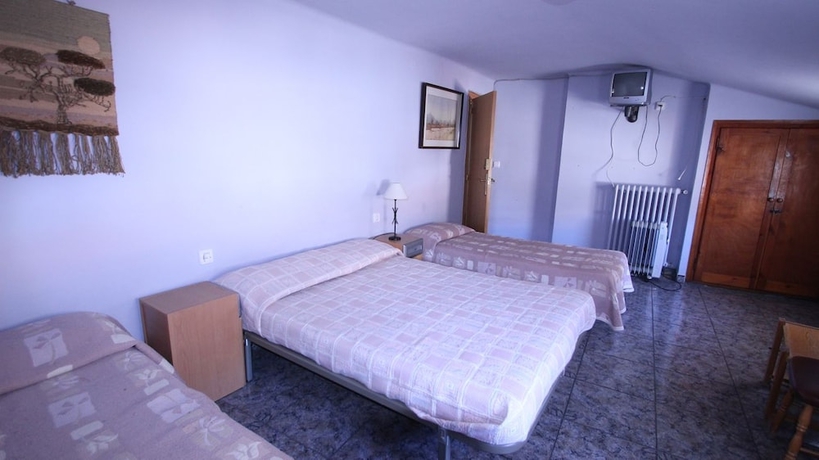 Imagen de la habitación del Hostal Porta De Núria. Foto 4