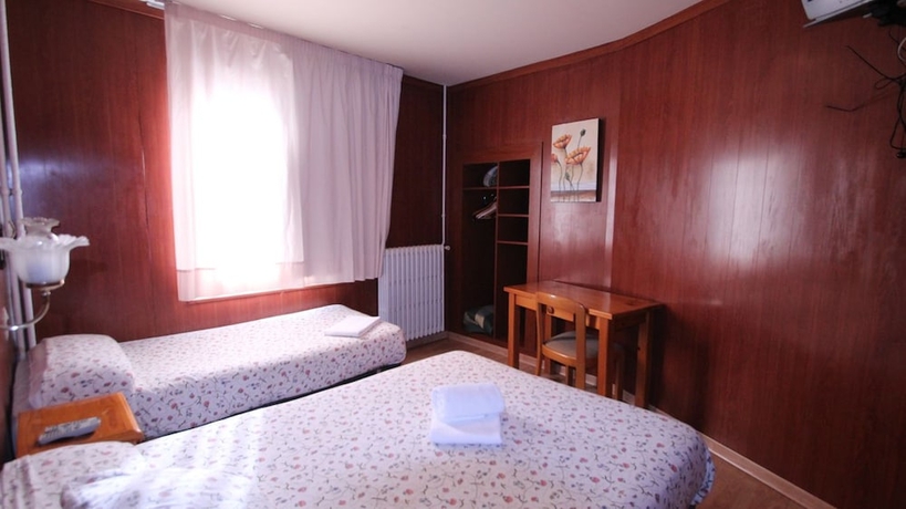Imagen de la habitación del Hostal Porta De Núria. Foto 6