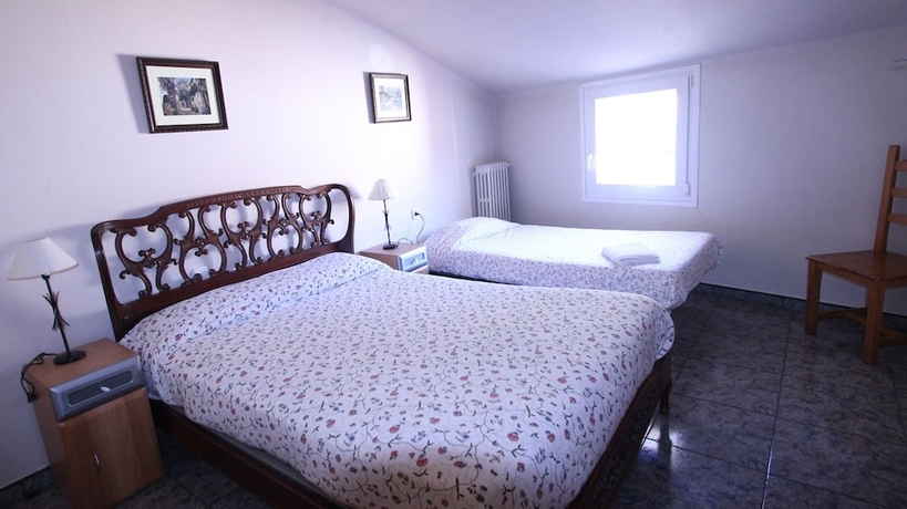 Imagen de la habitación del Hostal Porta De Núria. Foto 9