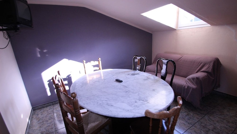 Imagen de los interiores del Hostal Porta De Núria. Foto 16