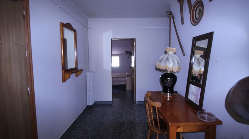 Imagen de los interiores del Hostal Porta De Núria. Foto 17