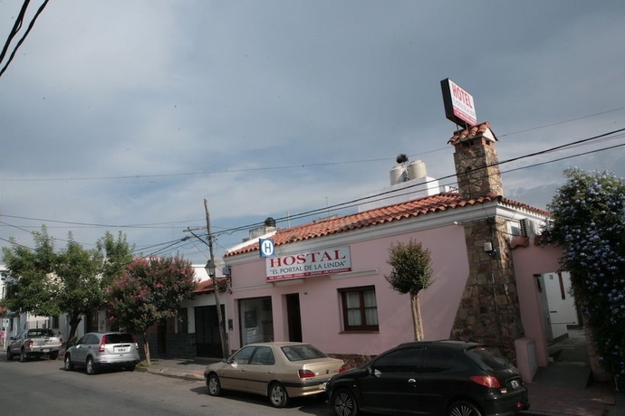 Imagen general del Hostal Portal La Linda. Foto 3