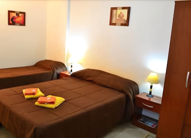 Imagen de la habitación del Hostal Portal La Linda. Foto 16