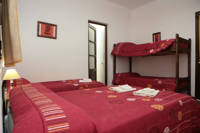 Imagen de la habitación del Hostal Portal La Linda. Foto 17