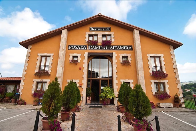 Imagen de los exteriores del Hostal Posada Camino de Altamira. Foto 13