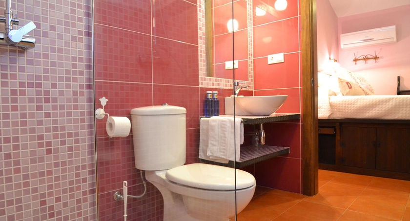 Imagen de la habitación del Hostal Posada De Quijada. Foto 5