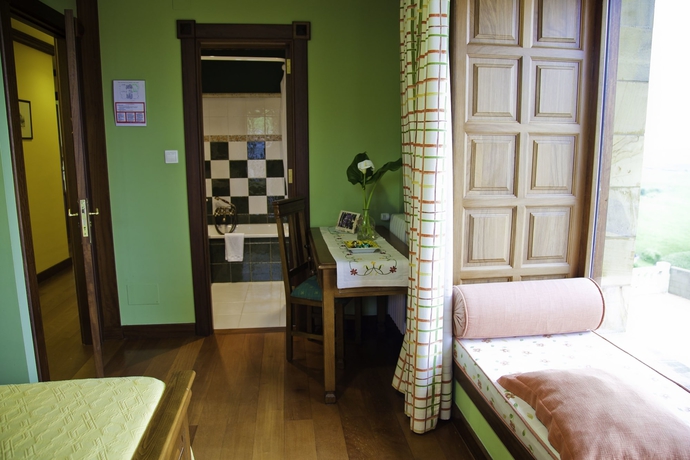 Imagen de la habitación del Hostal Posada Punta Ballota. Foto 8