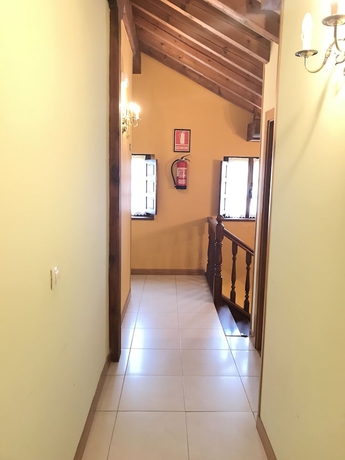 Imagen de los interiores del Hostal Posada Rural La Cabaña De Salmon. Foto 15