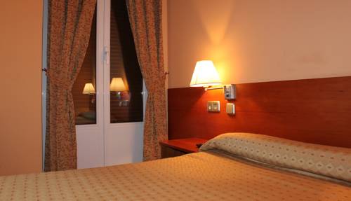 Imagen de la habitación del Hostal Prada Borges. Foto 4