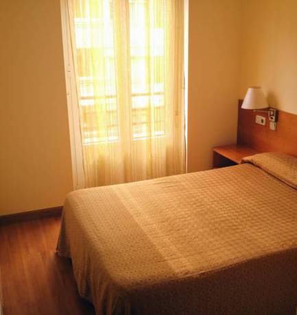 Imagen de la habitación del Hostal Prada Borges. Foto 8