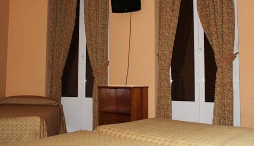 Imagen de la habitación del Hostal Prada Borges. Foto 12