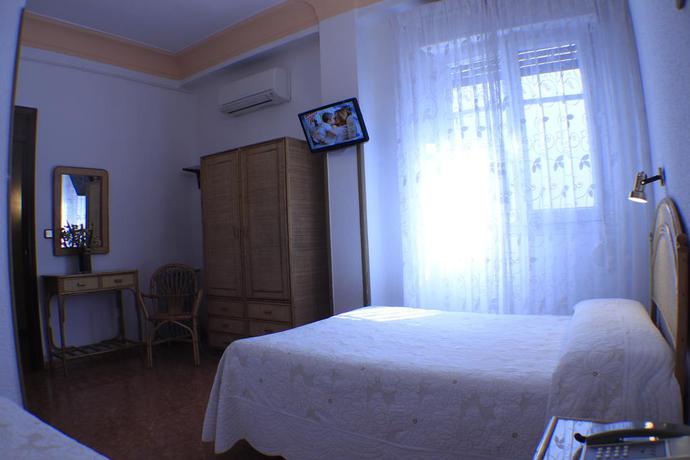 Imagen de la habitación del Hostal Prada, Chueca. Foto 7