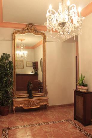 Imagen de los interiores del Hostal Prada, Chueca. Foto 11