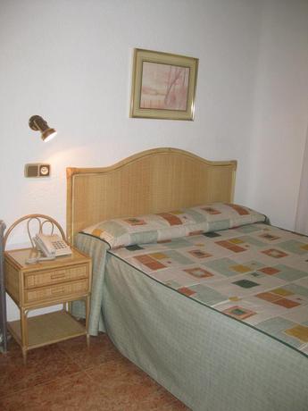 Imagen de la habitación del Hostal Prada, Madrid. Foto 2