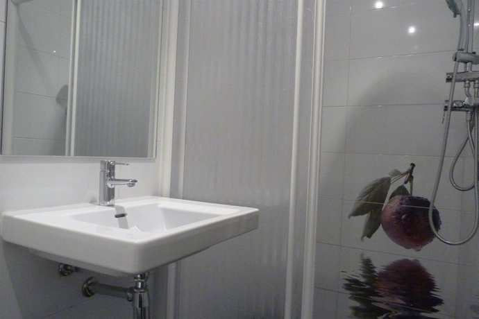 Imagen de la habitación del Hostal Prado, Barrio de las Letras. Foto 7