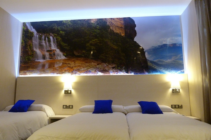 Imagen de la habitación del Hostal Prado, Barrio de las Letras. Foto 9