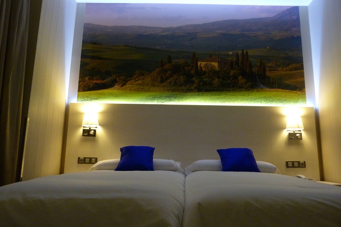 Imagen de la habitación del Hostal Prado, Barrio de las Letras. Foto 14