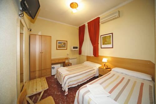 Imagen de los interiores del Hostal Prim, Chueca. Foto 13