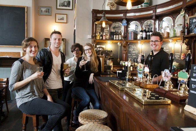 Imagen del bar/restaurante del Hostal Publove @ The Steam Engine - Hostel. Foto 4