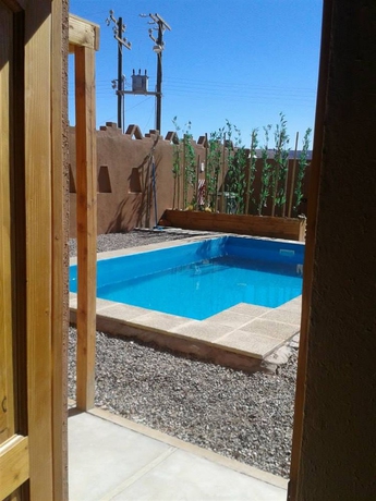 Imagen de la piscina del Hostal Pueblo de Tierra. Foto 16