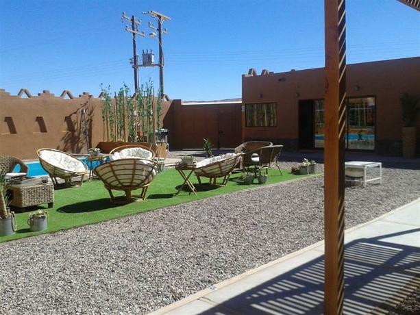 Imagen de los exteriores del Hostal Pueblo de Tierra. Foto 14