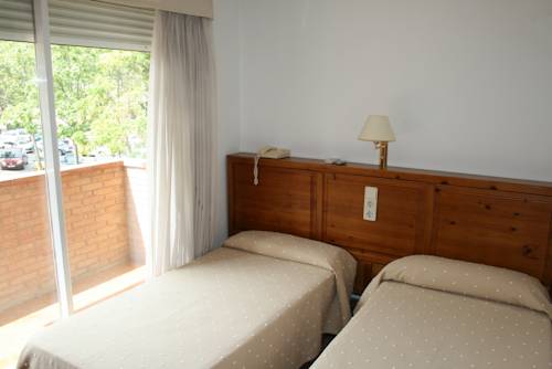 Imagen de la habitación del Hostal Puente De Piedra. Foto 12