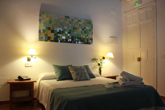 Imagen general del Hostal Puerta De Arcos. Foto 5