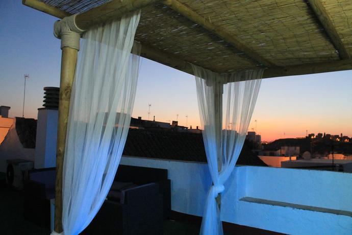 Imagen general del Hostal Puerta De Arcos. Foto 13