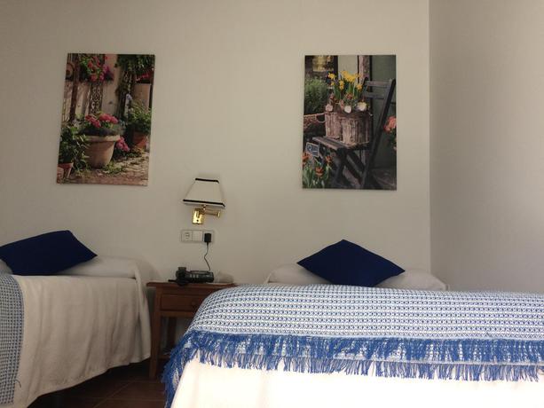 Imagen general del Hostal Puerta De Arcos. Foto 16