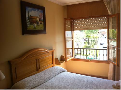 Imagen de la habitación del Hostal Puerta La Villa. Foto 8