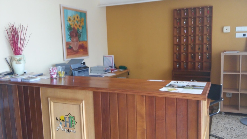 Imagen de los interiores del Hostal Puerta de Teruel. Foto 15