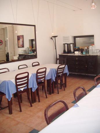 Imagen de los interiores del Hostal Puerta del Sol Rooms. Foto 15